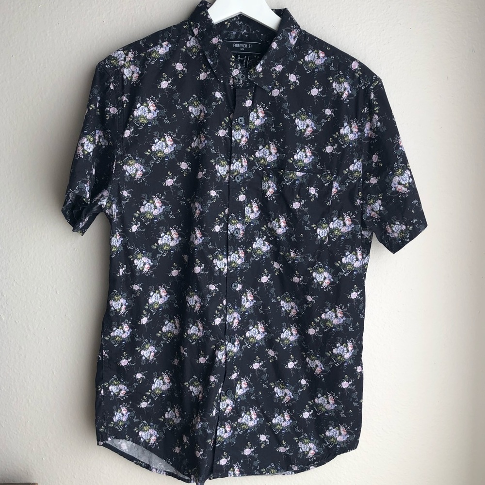 F21 Mens Floral Button Shortsleeved Shirt M